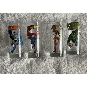 DC Comics Super Hero’s  Drinking Glasses Clear 6” Tall Collectible Superman READ